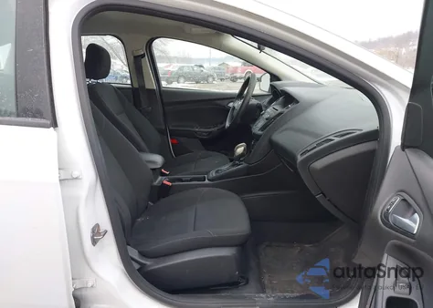 2016 Ford Focus Se z USA, uszkodzony, nr VIN 1FADP3F2XGL312235